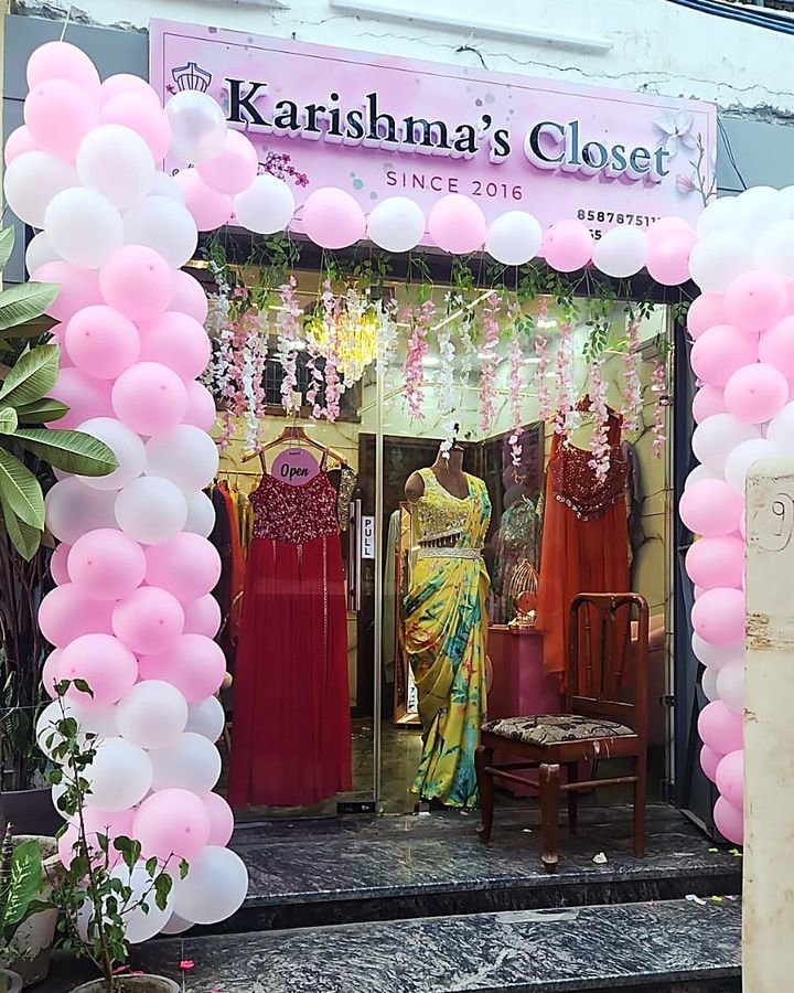 The pink Karishma&rsquo;s Closet shopfront at 335, Mukherjee Nagar